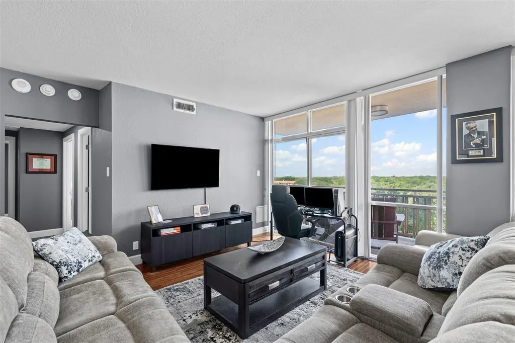 6211 W Northwest Highway, #500