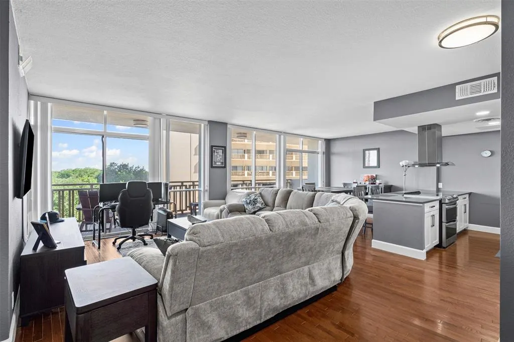 6211 W Northwest Highway, #500