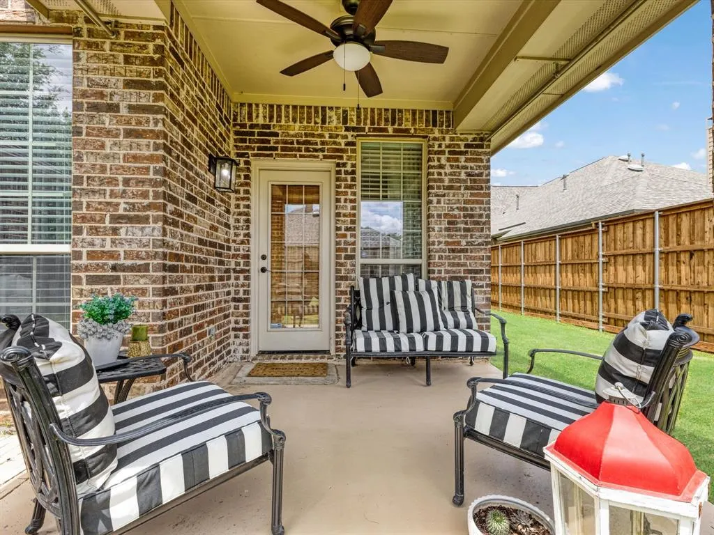 1120 Golden Sunset Court