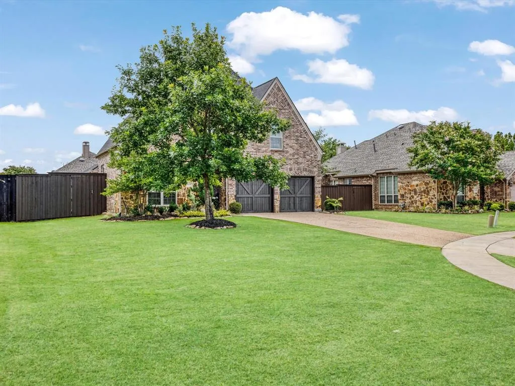 1120 Golden Sunset Court