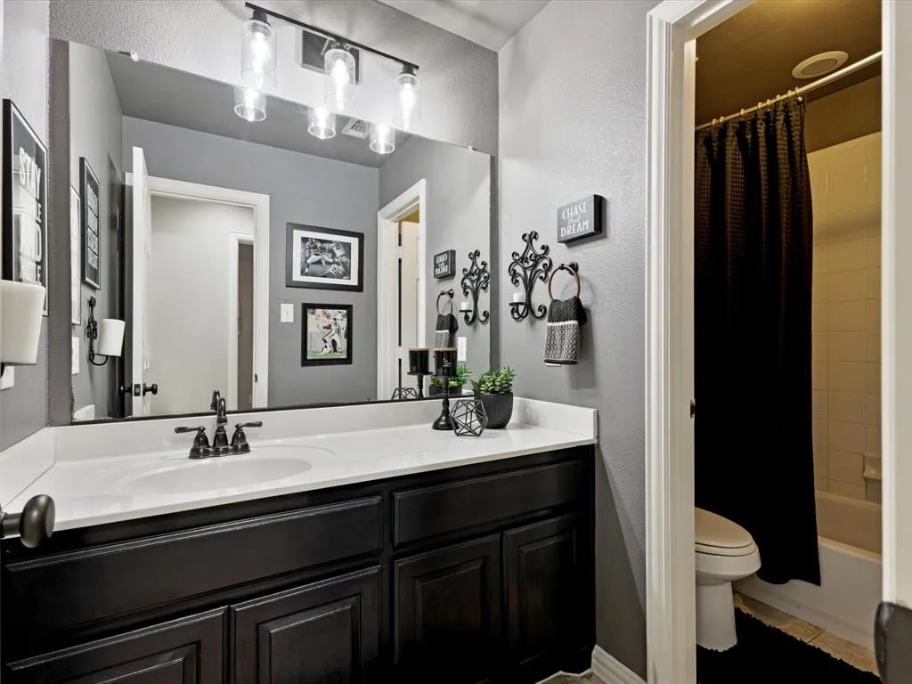 1120 Golden Sunset Court