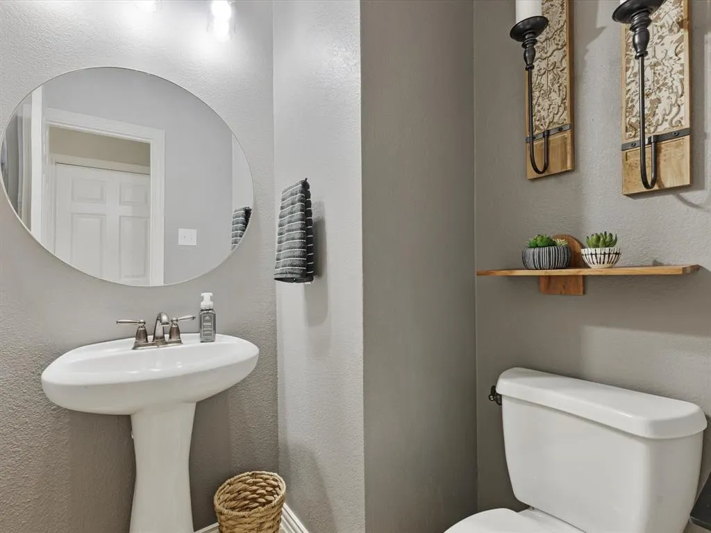 1120 Golden Sunset Court