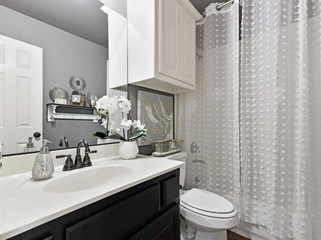 1120 Golden Sunset Court