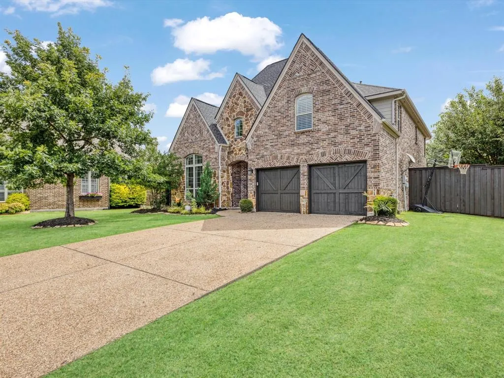 1120 Golden Sunset Court