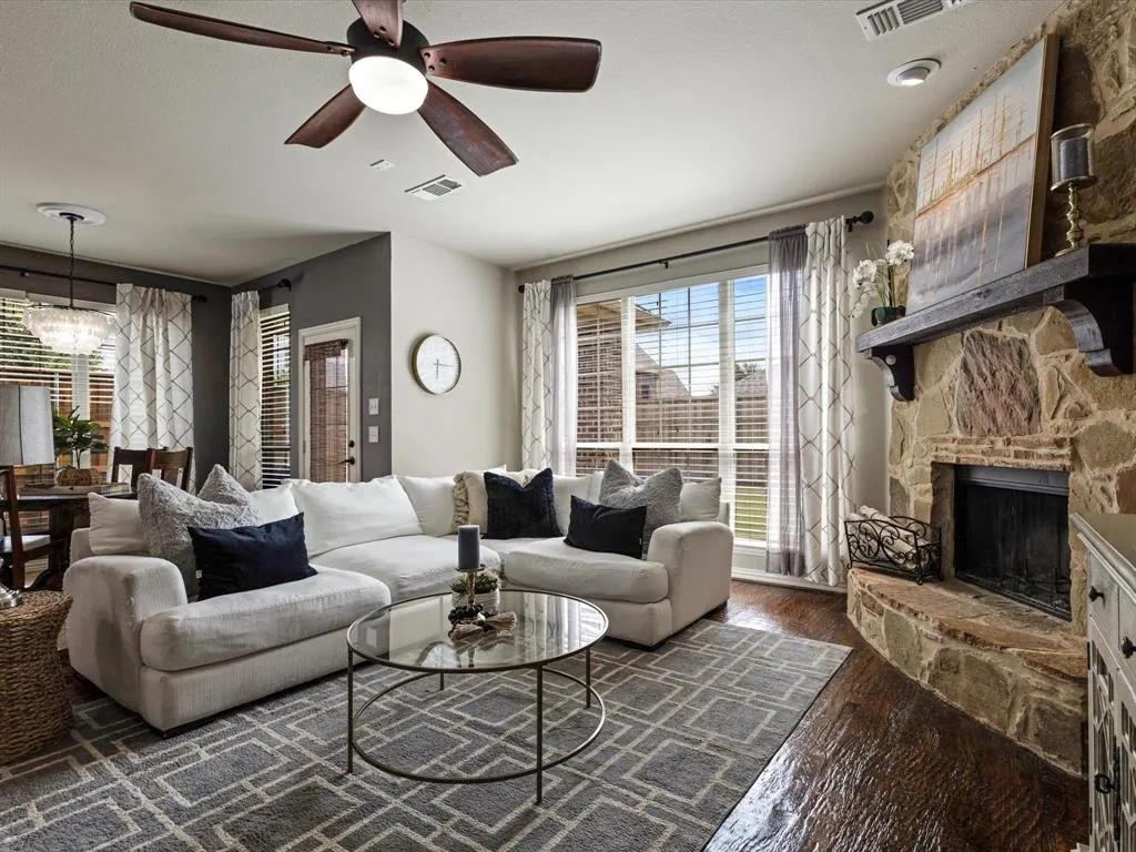 1120 Golden Sunset Court