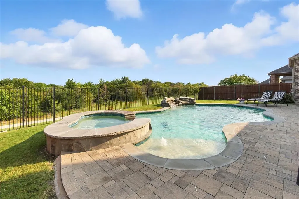 1005 Frisco Hills Boulevard