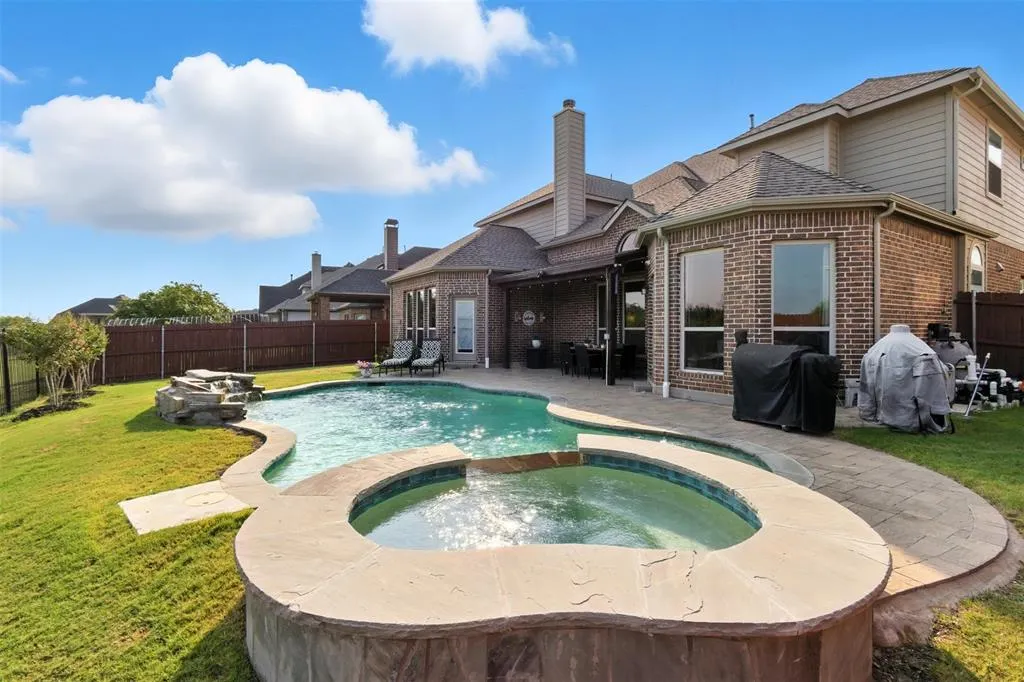 1005 Frisco Hills Boulevard