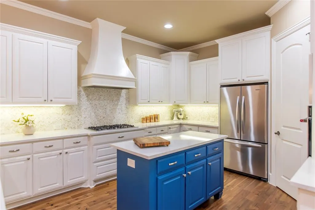 33 Glistening Pond Drive