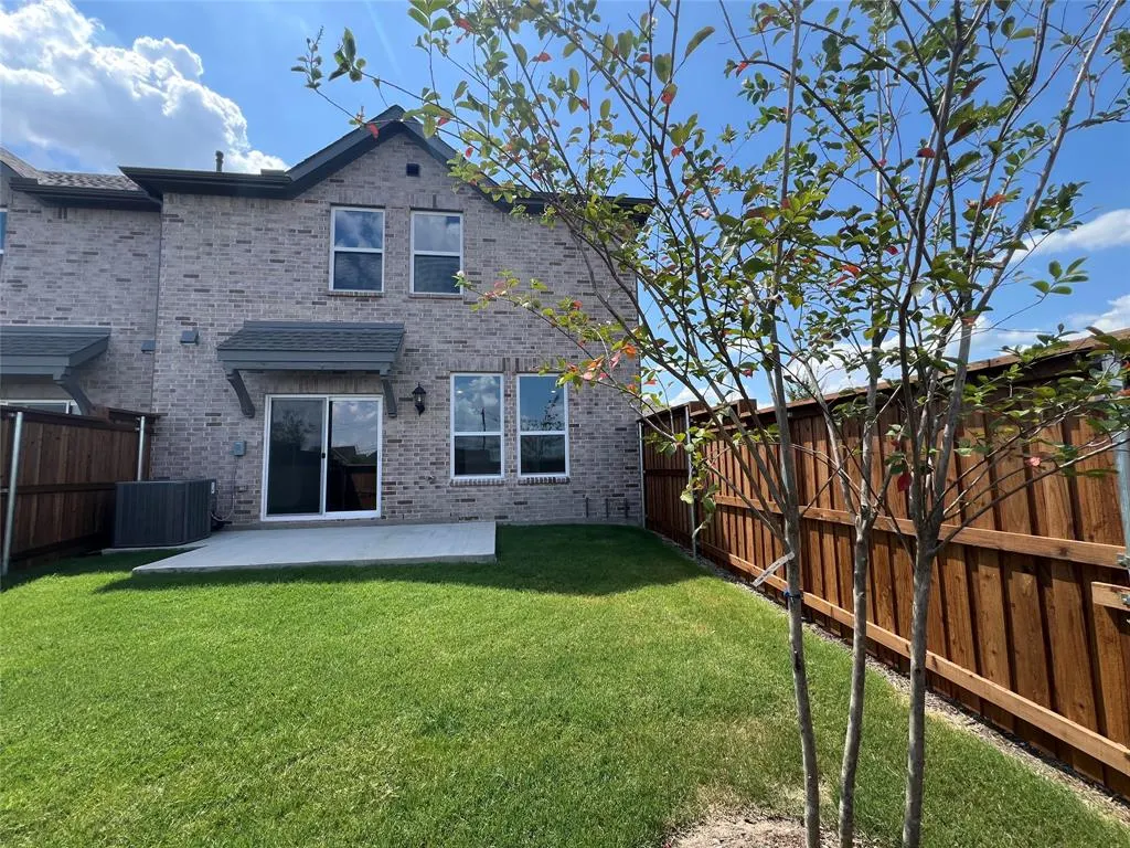 2616 ROLLING MEADOW Road