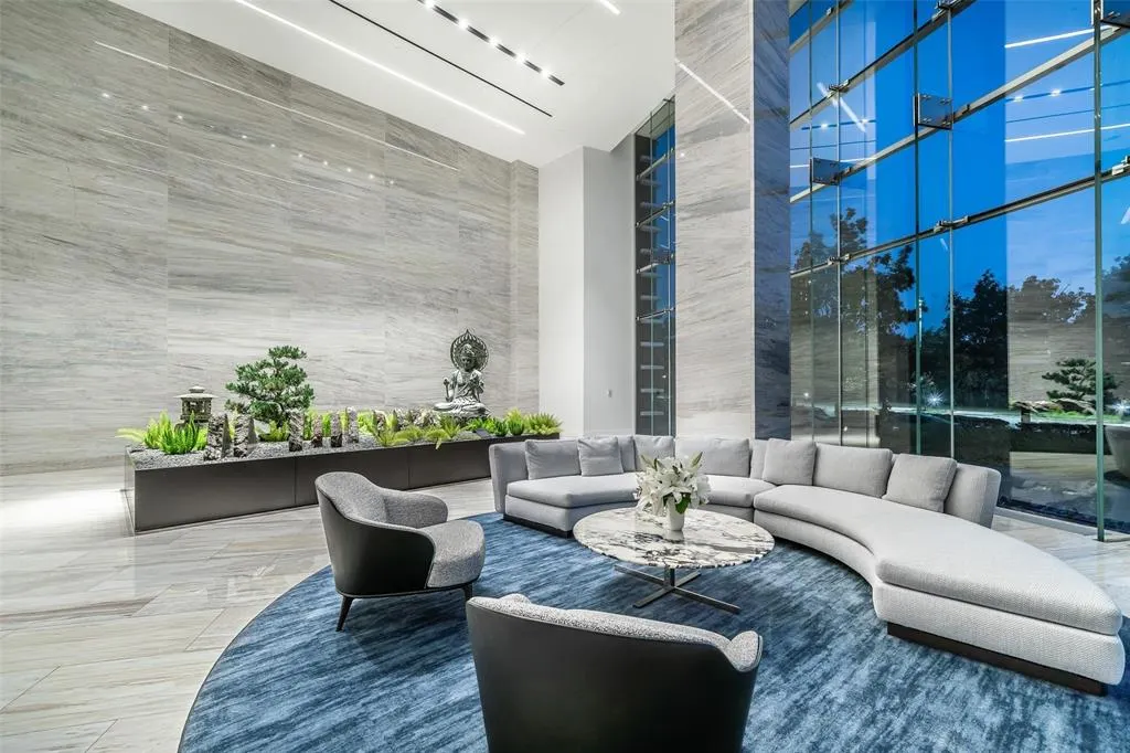 3130 N Harwood Street, #1605