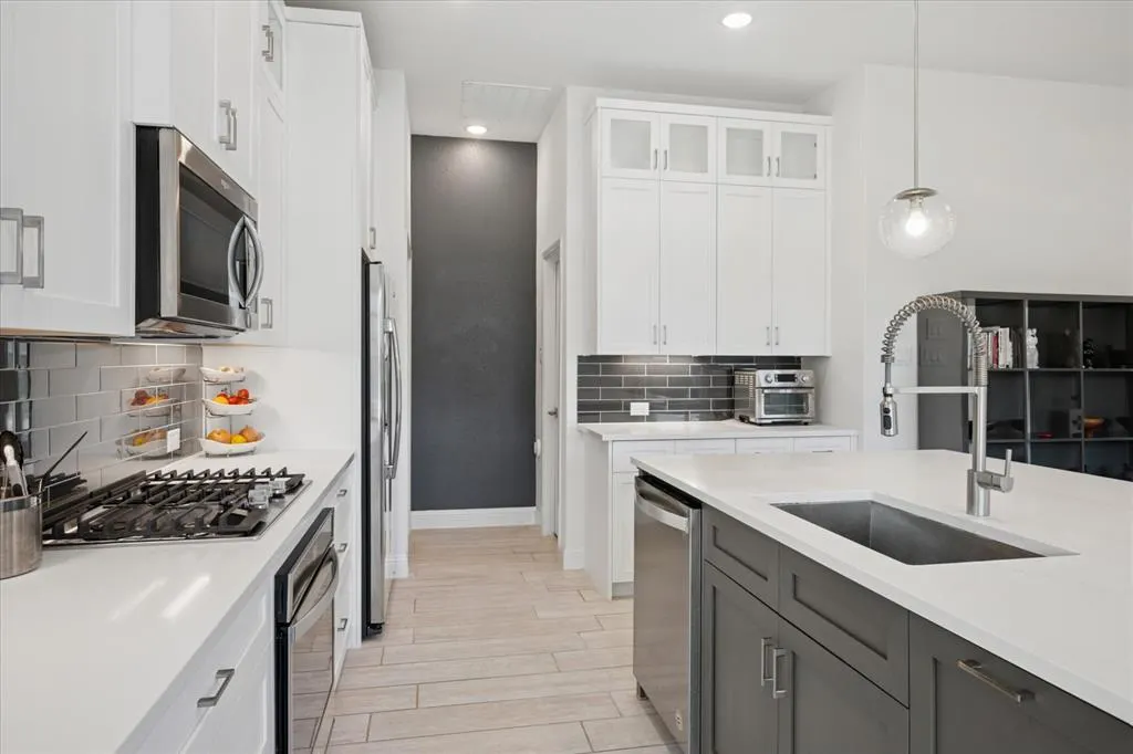 8225 San Bernard Trail