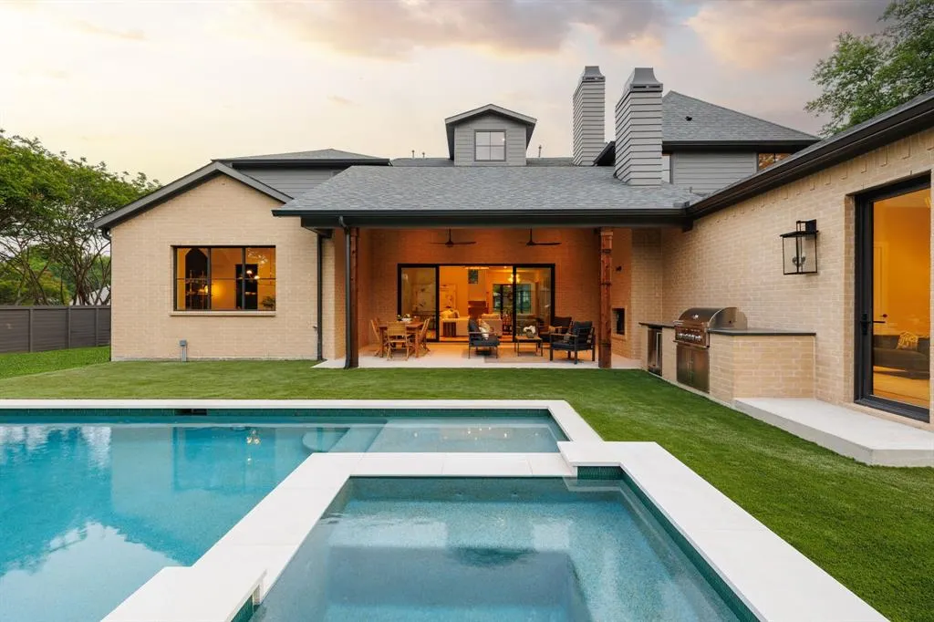 6439 Malcolm Drive