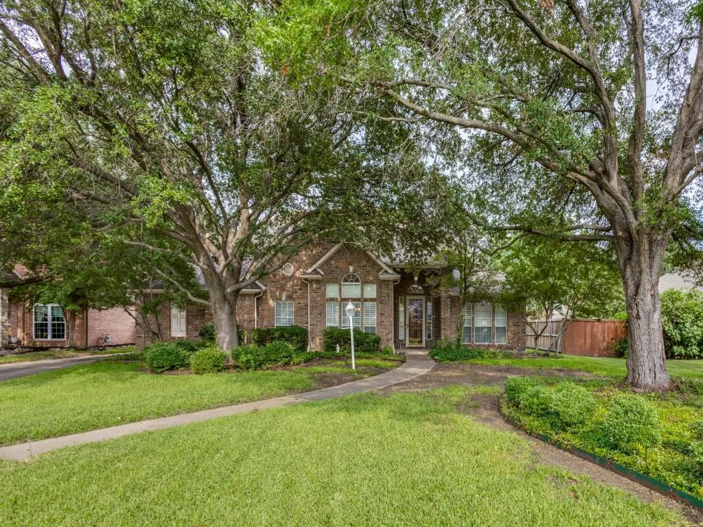 602 Huntington Court