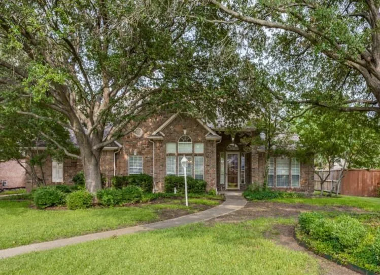 602 Huntington Court