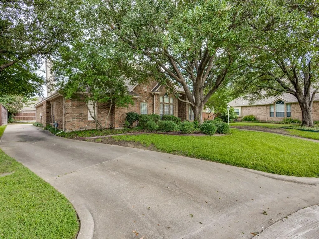 602 Huntington Court
