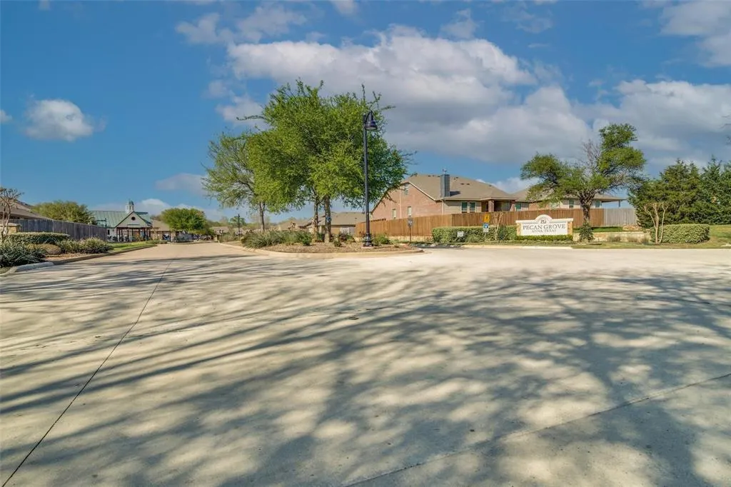 2617 Silver leaf Lane