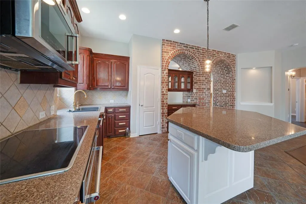 3418 Oakleigh Lane