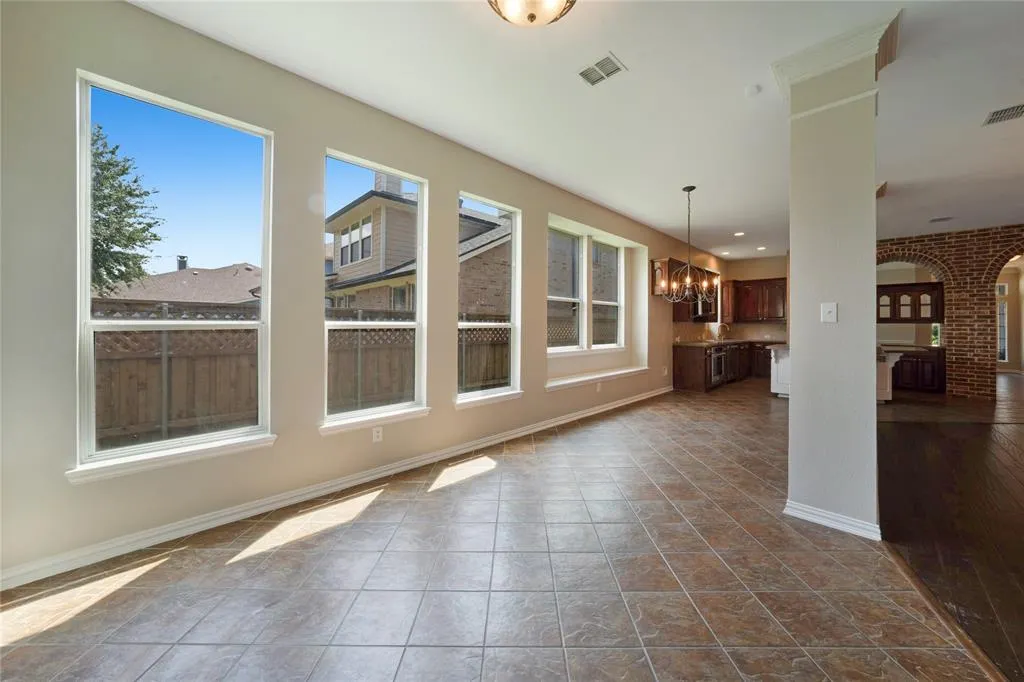 3418 Oakleigh Lane