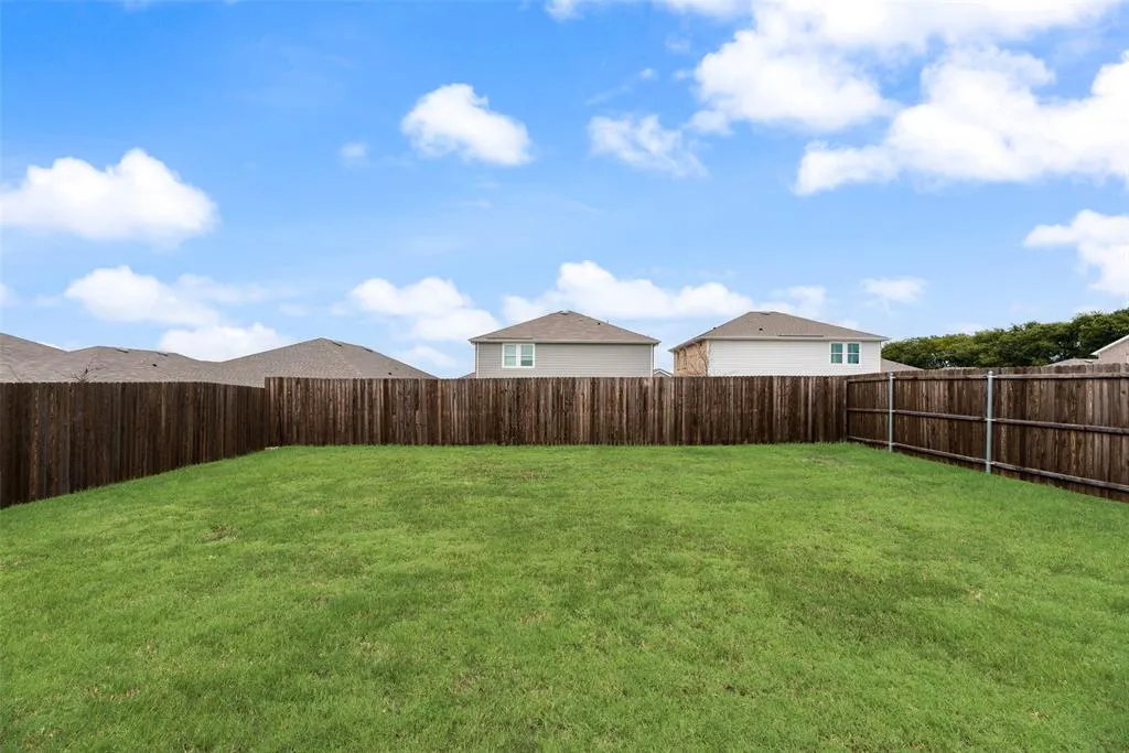 708 Peach Tree Lane