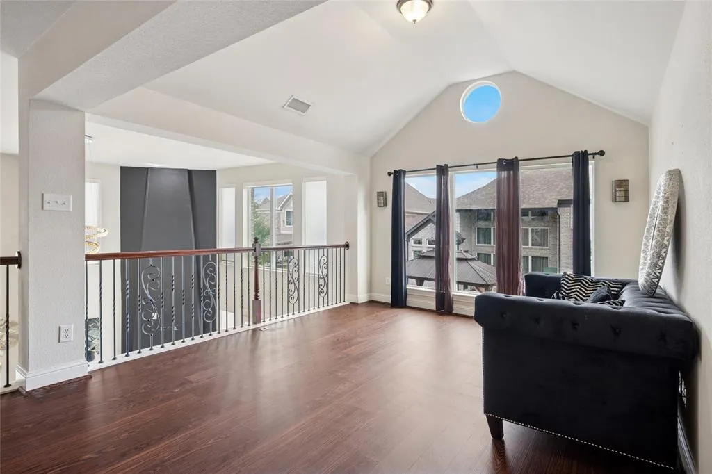 901 Oglethorpe Lane
