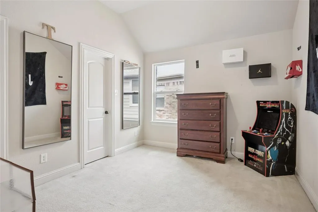 901 Oglethorpe Lane