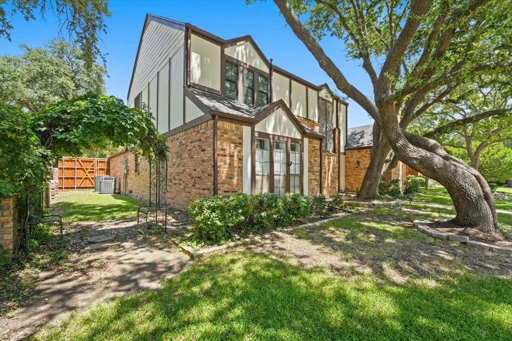 3317 Buckle Lane