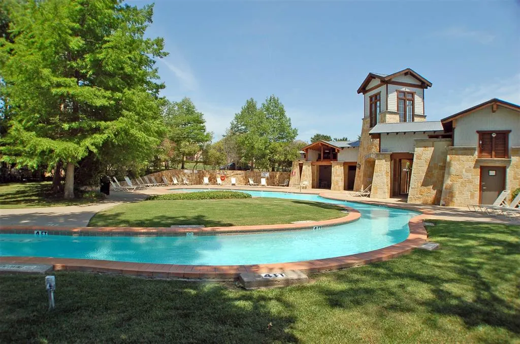 15372 Mountain View Lane