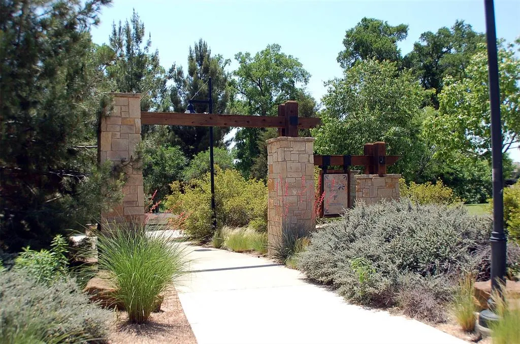15372 Mountain View Lane