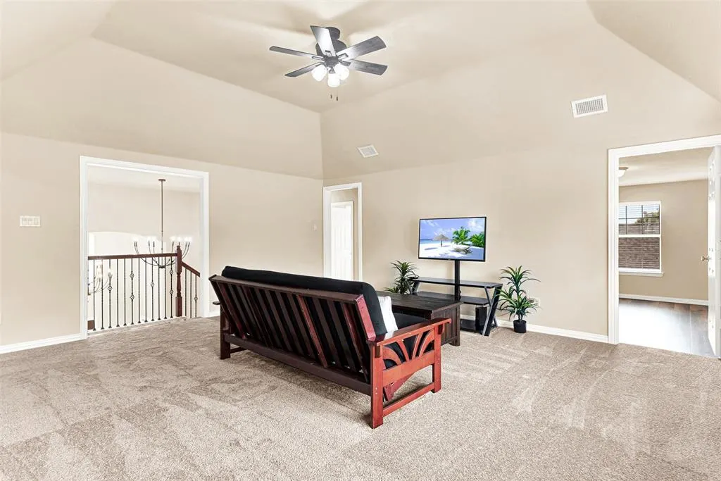 15372 Mountain View Lane