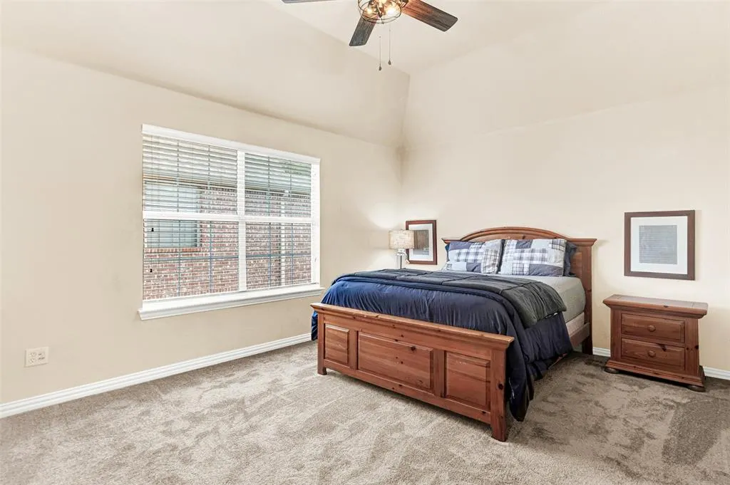 15372 Mountain View Lane