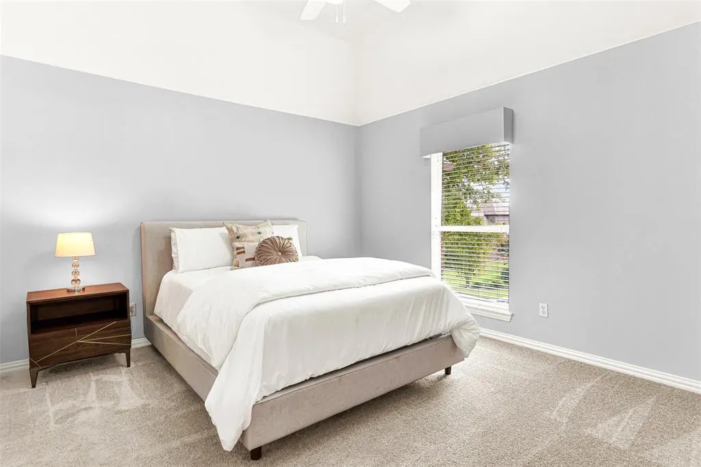 15372 Mountain View Lane
