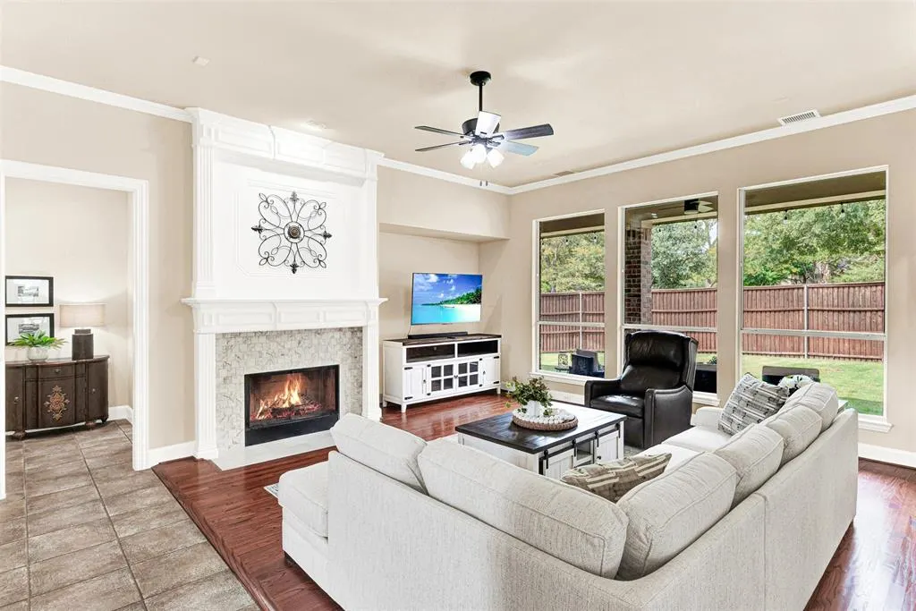 15372 Mountain View Lane