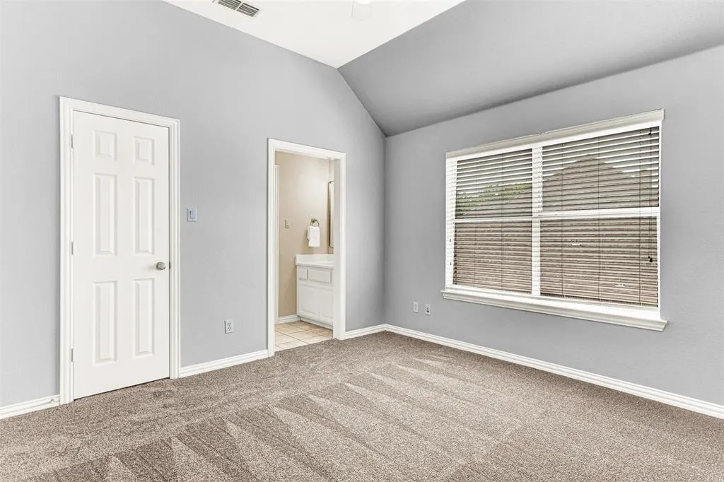15372 Mountain View Lane