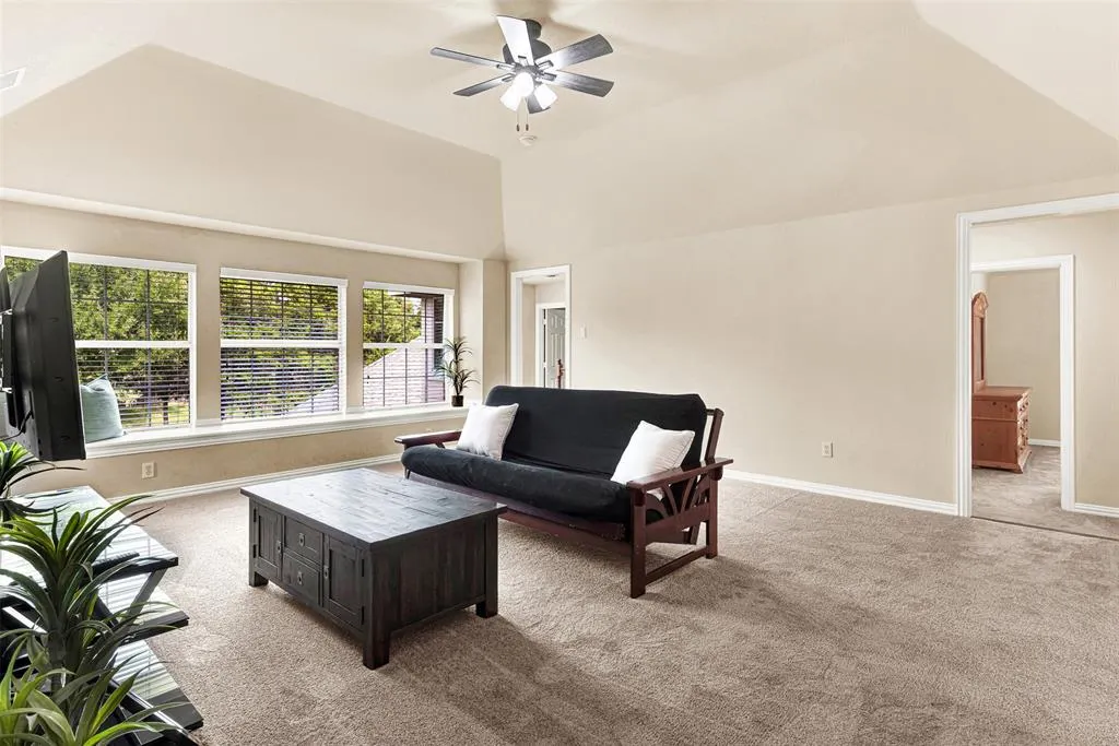 15372 Mountain View Lane