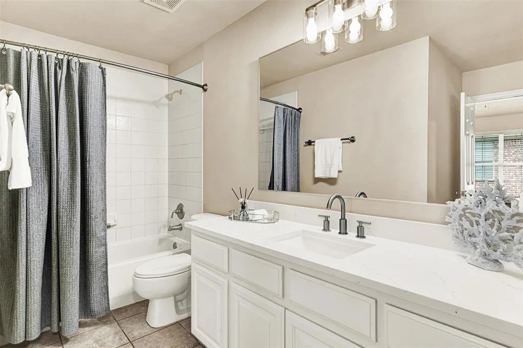 15372 Mountain View Lane