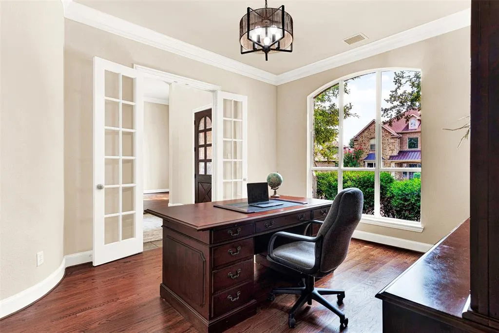 15372 Mountain View Lane