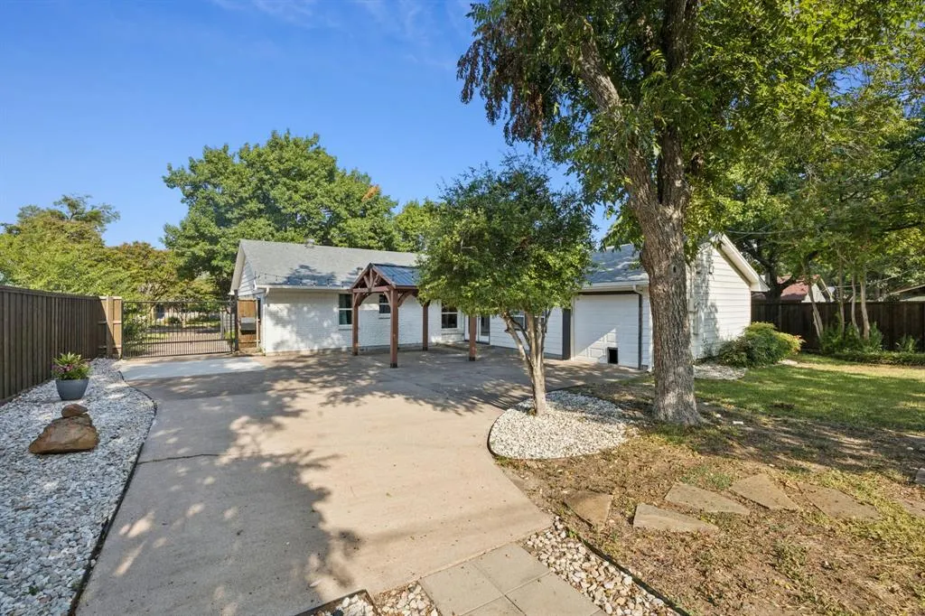 8642 Shagrock Lane