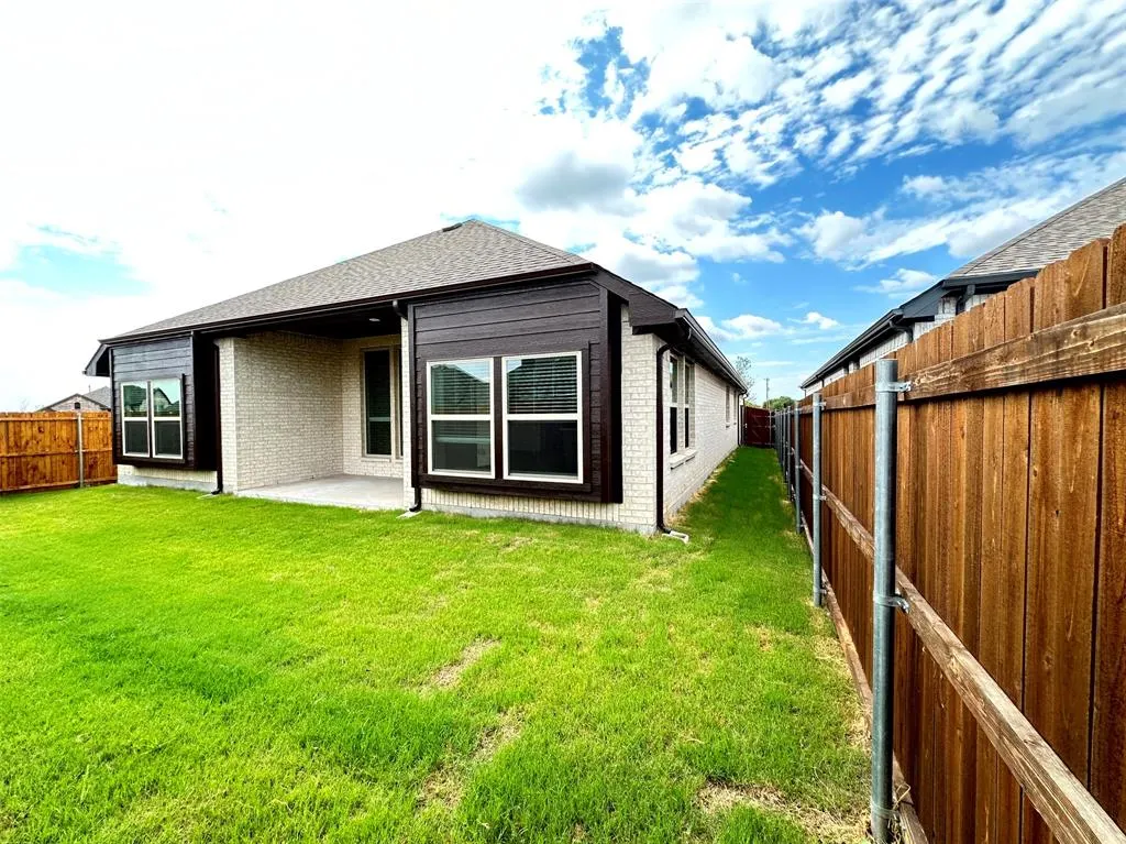 1704 Jaycreek Court N
