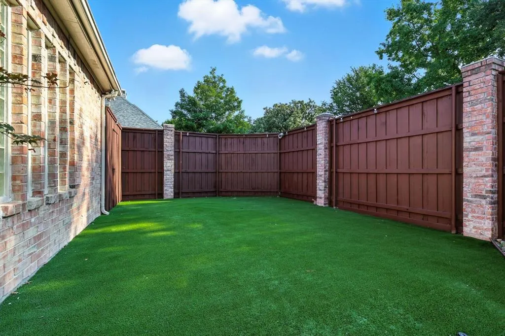 6643 Gretchen Lane
