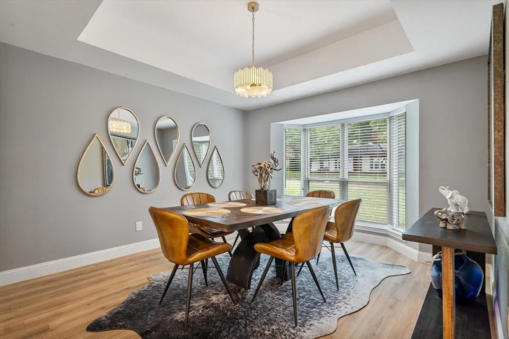 2833 Meadowbrook Drive