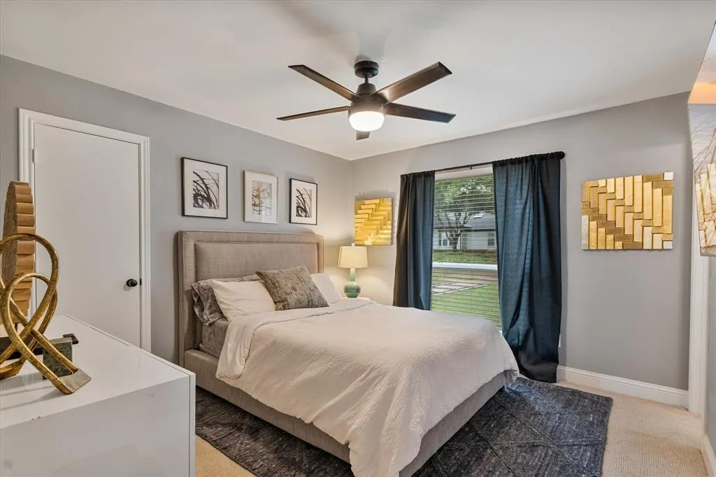 2833 Meadowbrook Drive