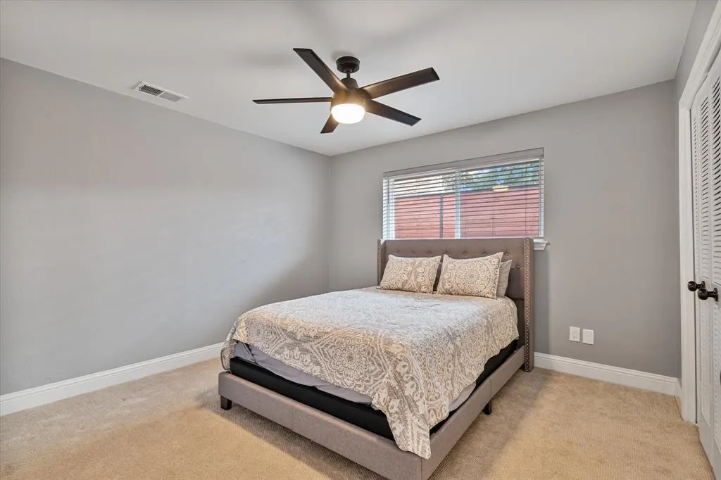 2833 Meadowbrook Drive