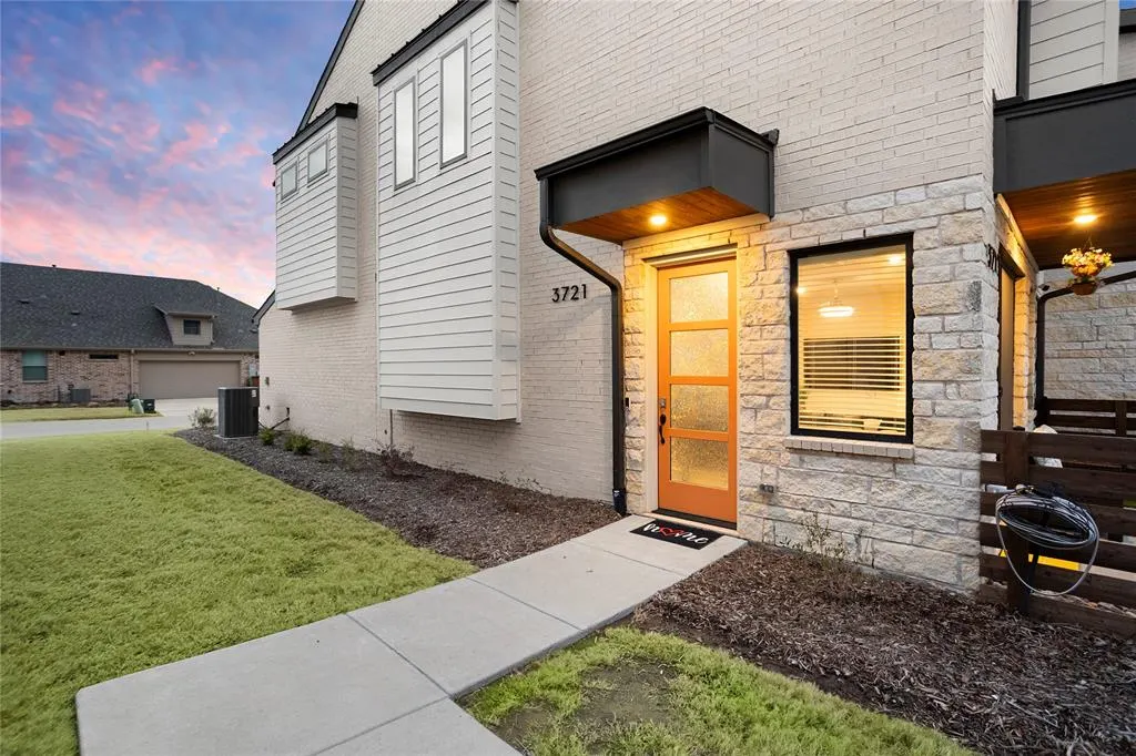 3721 Pine Leaf Lane
