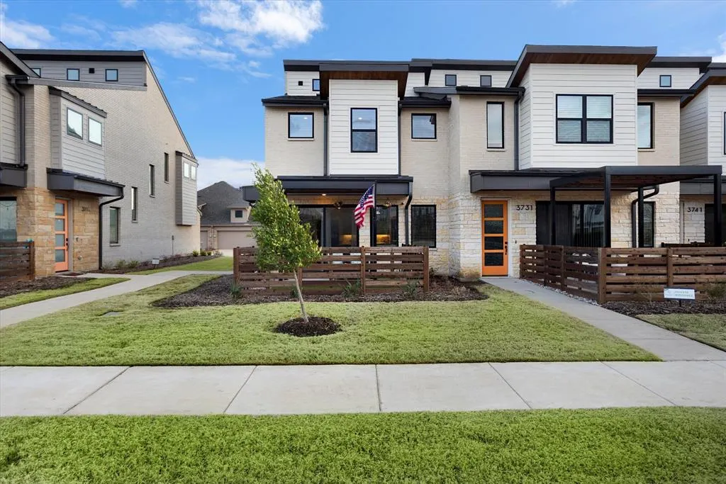 3721 Pine Leaf Lane