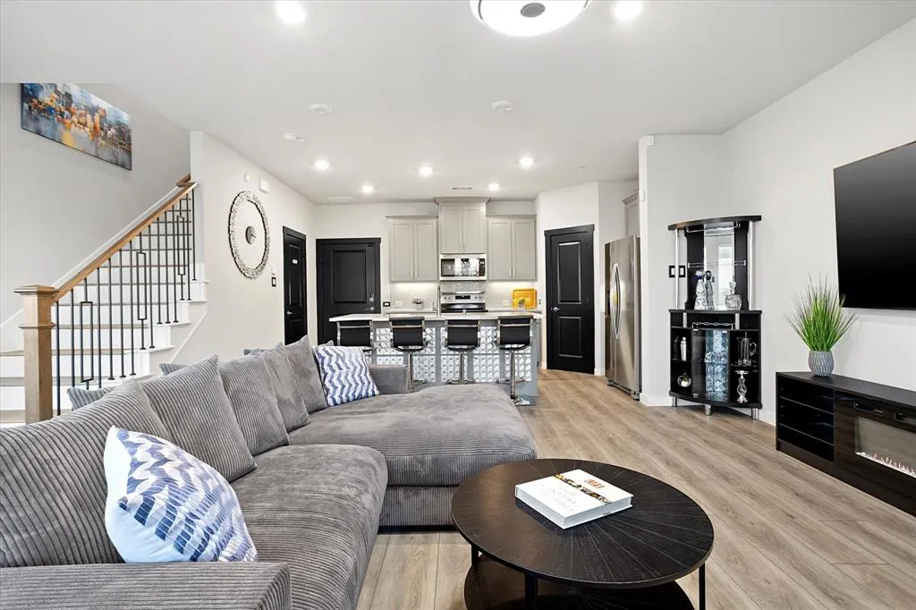 3721 Pine Leaf Lane