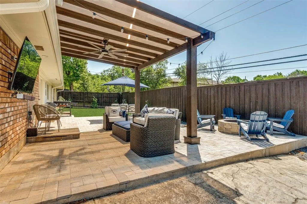 4238 Royal Ridge Drive