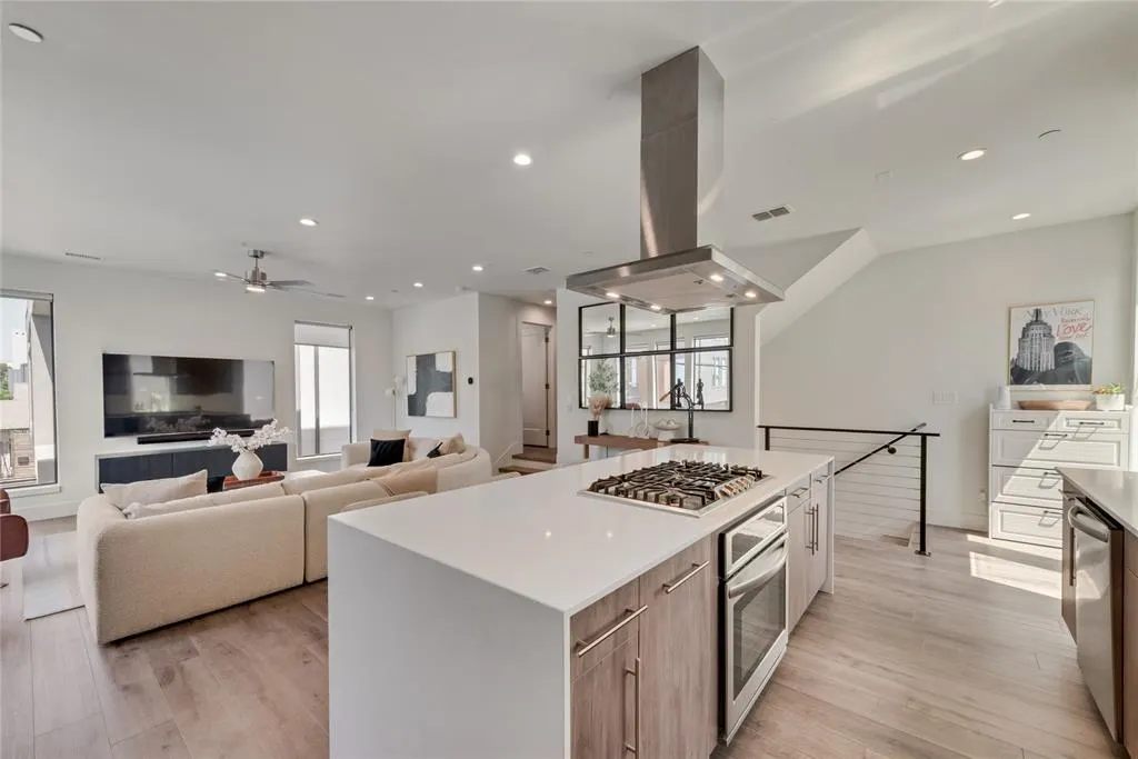 4730 Manett Street, #101