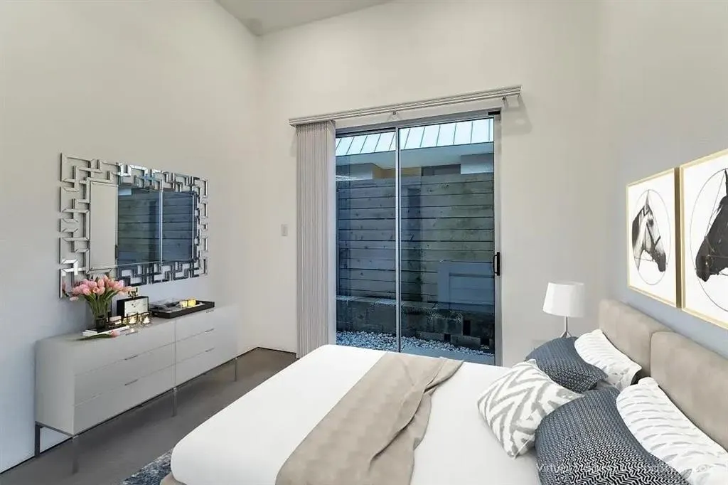30 Vanguard Way