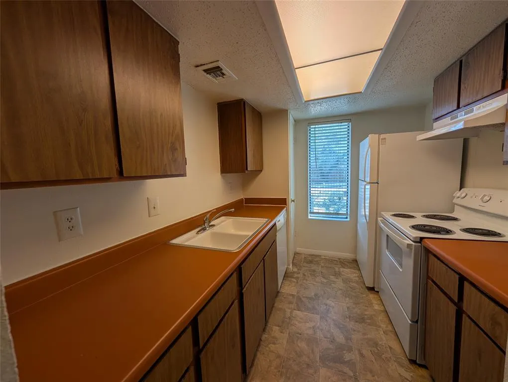 7431 Holly Hill Drive, #131