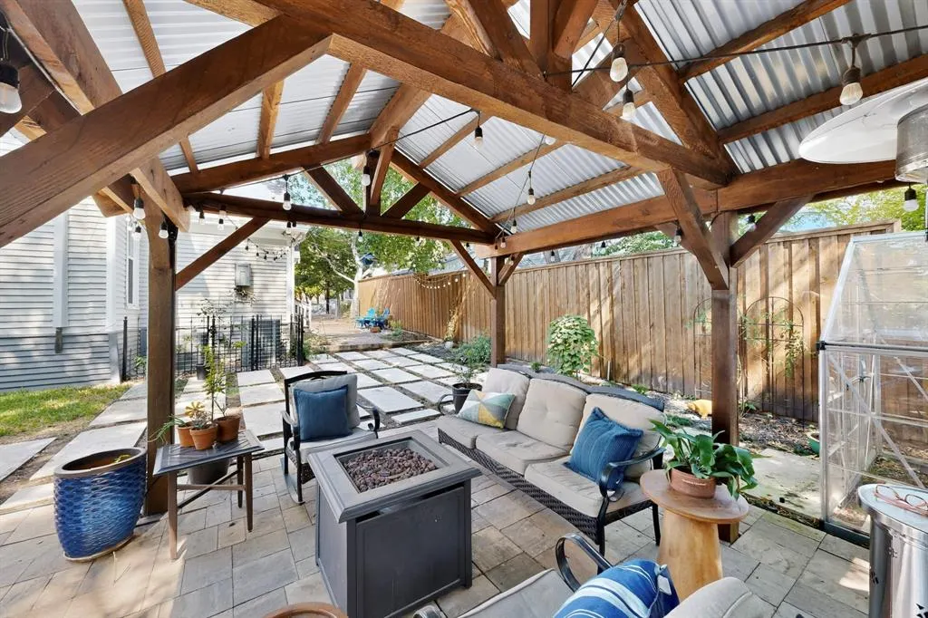1108 W Virginia Street